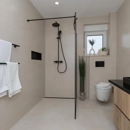 Laganini 2&4 * Podaca