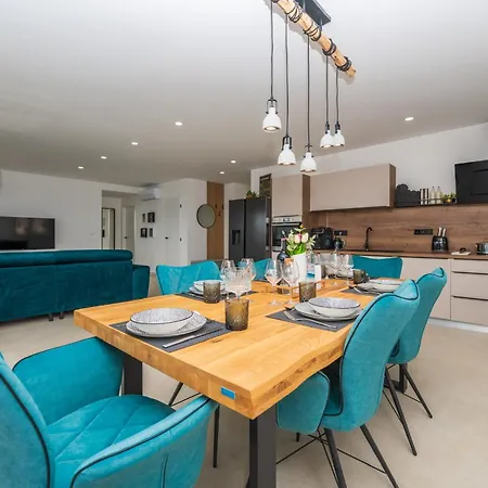 Laganini 2&4 * Podaca