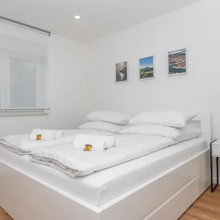 Laganini 2&4 Appartamento