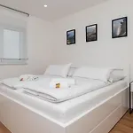 Laganini 2&4 Podaca
