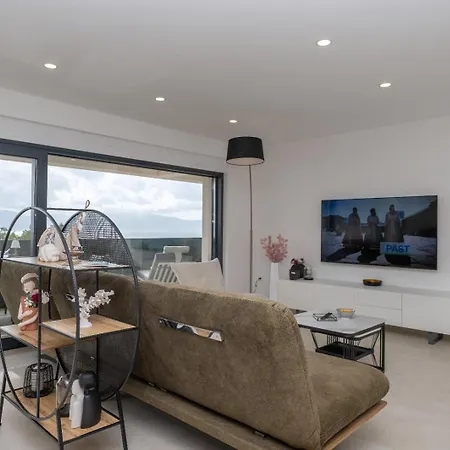 Laganini 2&4 דירה